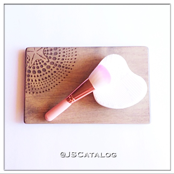 🎉HP🎉Makeup Silicone Brush Cleaner - Picture 3 of 5